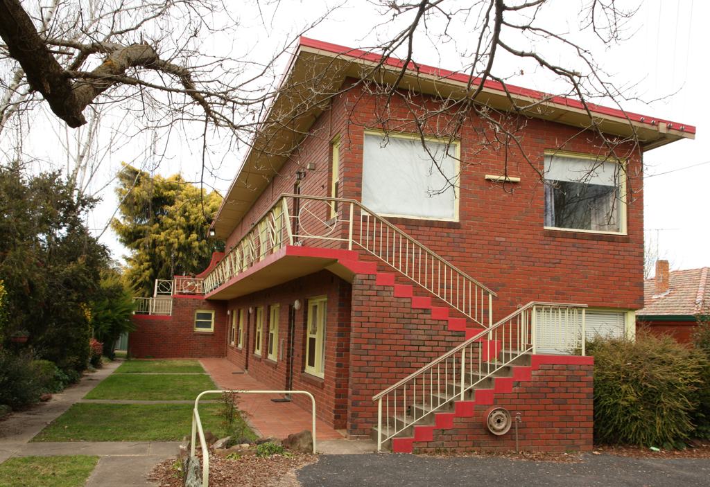 A house with a skillion roof in Orange in New South Wales